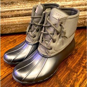 Sperry Rain Boots Size 8 Women’s Saltwater Puff Nylon Quilted Duck Boot